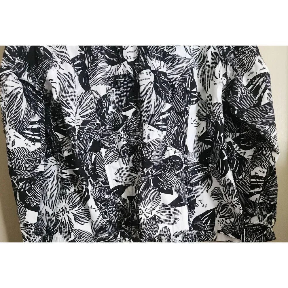 J5  Coldwater Creek Black and white floral jacket - Picture 15 of 15